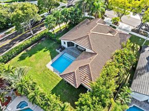 765 Bayside Ln, Weston FL 33326