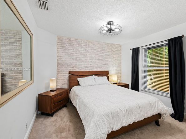 765 Bayside Ln, Weston FL 33326