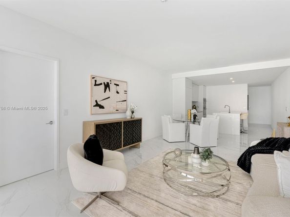 700 NE 24th St 1005, Miami FL 33137