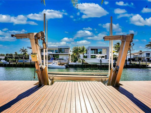 2130 NE 122nd Rd, North Miami FL 33181