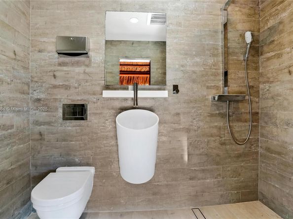 2130 NE 122nd Rd, North Miami FL 33181