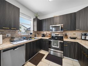 15872 NW 21st St, Pembroke Pines FL 33028