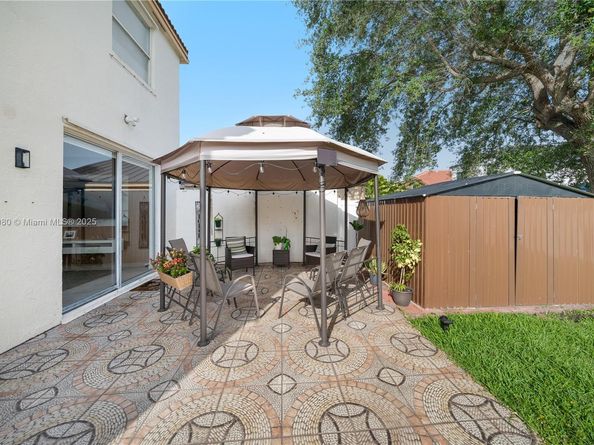 15872 NW 21st St, Pembroke Pines FL 33028