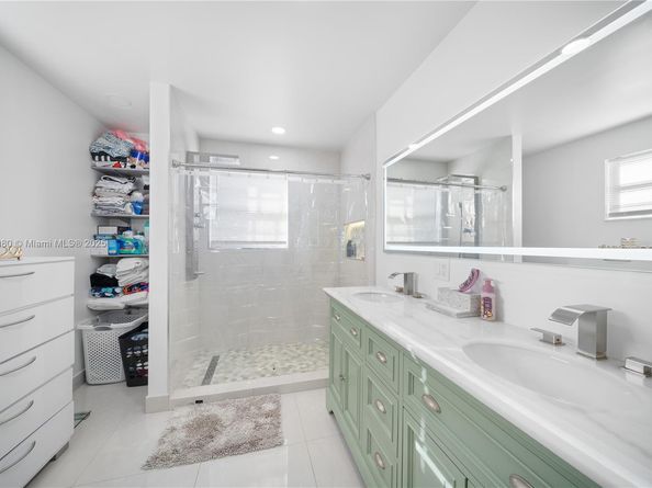 15872 NW 21st St, Pembroke Pines FL 33028