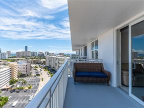 427 Golden Isles Dr 16F, Hallandale Beach FL 33009