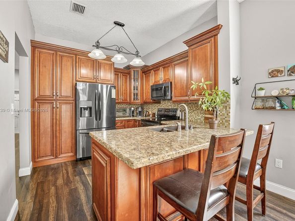 14014 N Cypress Cove Cir, Davie FL 33325