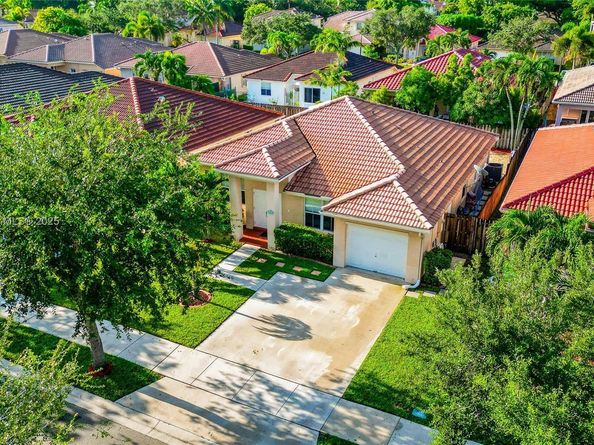 14014 N Cypress Cove Cir, Davie FL 33325