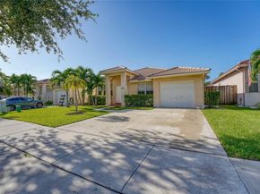14014 N Cypress Cove Cir, Davie FL 33325