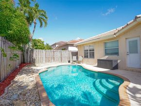 14014 N Cypress Cove Cir, Davie FL 33325