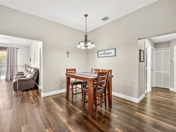 14014 N Cypress Cove Cir, Davie FL 33325