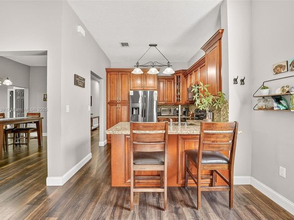 14014 N Cypress Cove Cir, Davie FL 33325