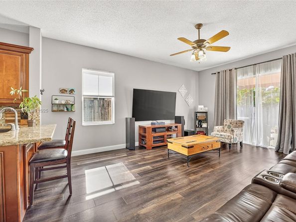 14014 N Cypress Cove Cir, Davie FL 33325