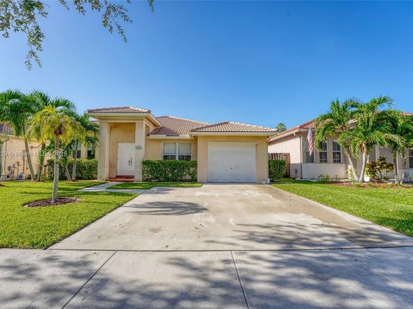 14014 N Cypress Cove Cir, Davie FL 33325