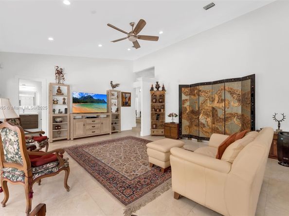 17940 SW 83rd Ave, Palmetto Bay FL 33157