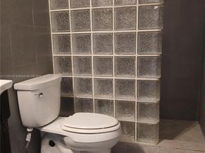 5950 Del Lago Cir 112, Sunrise FL 33313