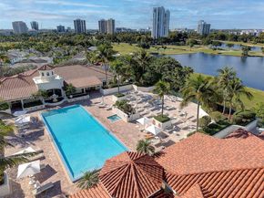 20000 E Country Club Dr 716, Aventura FL 33180