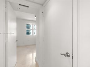 20000 E Country Club Dr 716, Aventura FL 33180