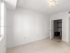 20000 E Country Club Dr 716, Aventura FL 33180