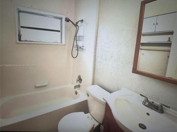 2641 SW 13th Ave, Fort Lauderdale FL 33315