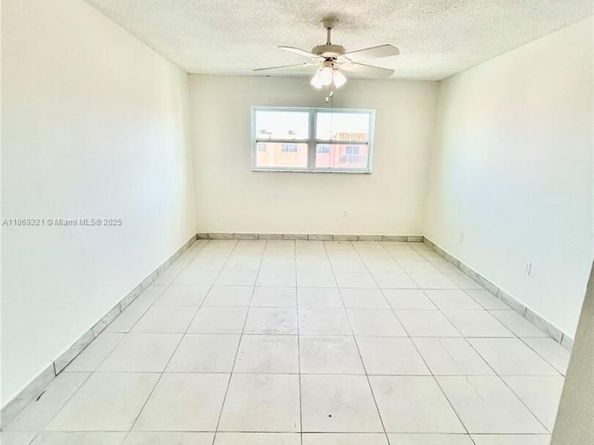 6130 W 19th Ave 305, Hialeah FL 33012