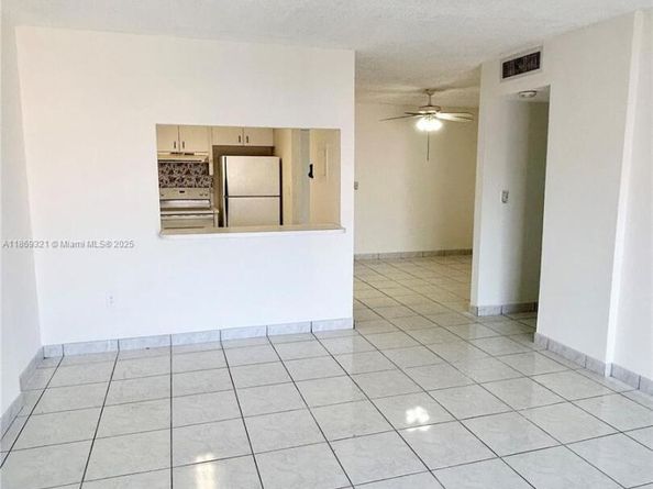 6130 W 19th Ave 305, Hialeah FL 33012