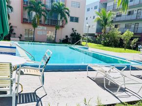 6130 W 19th Ave 305, Hialeah FL 33012