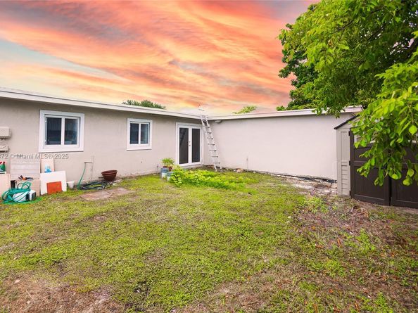 3340 NW 179th St, Miami Gardens FL 33056