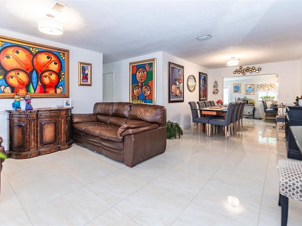 3340 NW 179th St, Miami Gardens FL 33056