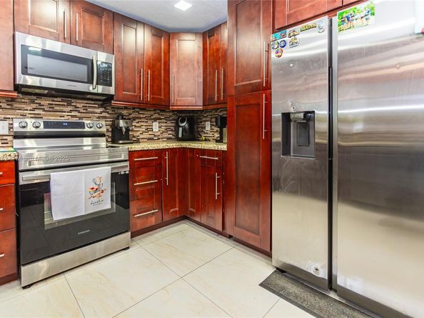 3340 NW 179th St, Miami Gardens FL 33056