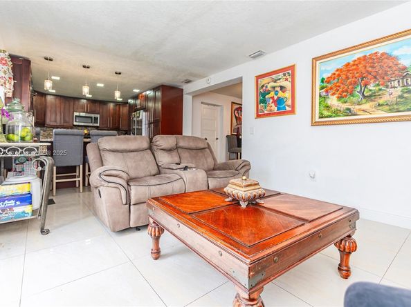 3340 NW 179th St, Miami Gardens FL 33056
