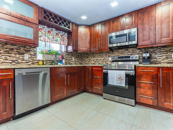 3340 NW 179th St, Miami Gardens FL 33056