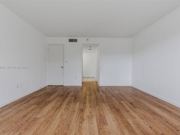 16051 Blatt Blvd 111, Weston FL 33326