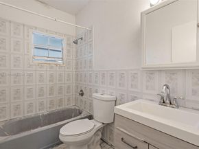 71 NW 34th Ter, Miami FL 33127