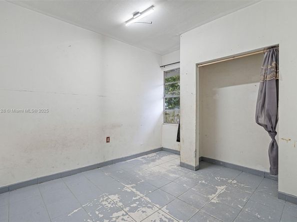 71 NW 34th Ter, Miami FL 33127
