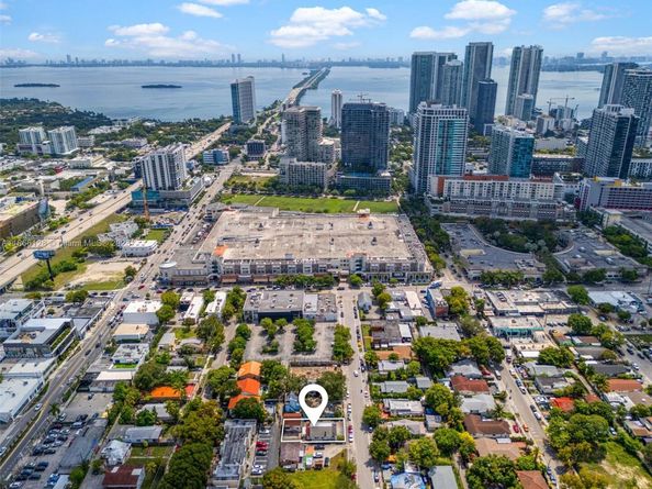 71 NW 34th Ter, Miami FL 33127