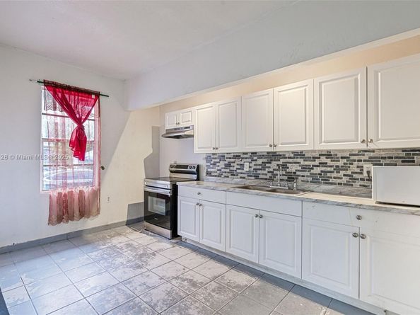 71 NW 34th Ter, Miami FL 33127