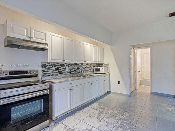 71 NW 34th Ter, Miami FL 33127