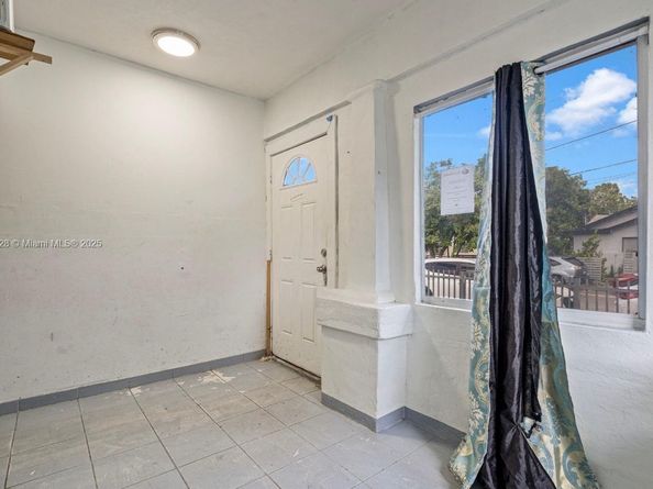 71 NW 34th Ter, Miami FL 33127