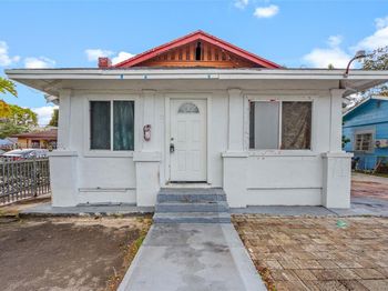 71 NW 34th Ter