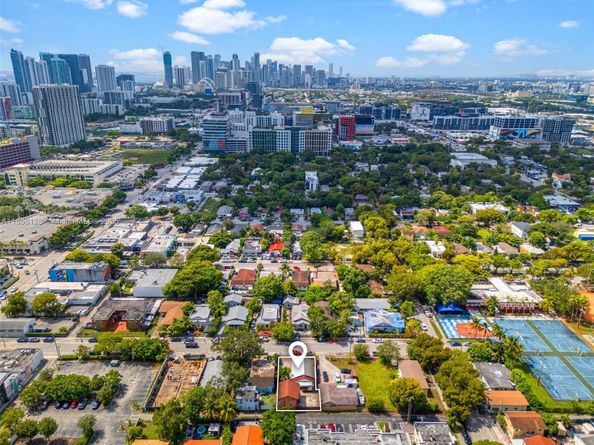 71 NW 34th Ter, Miami FL 33127