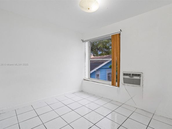 71 NW 34th Ter, Miami FL 33127