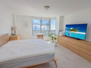 3530 Mystic Pointe Dr LPH13, Aventura FL 33180