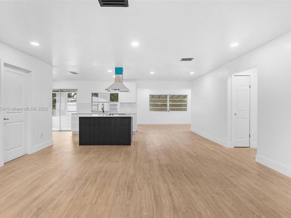 4020 N 67th Ave, Hollywood FL 33024