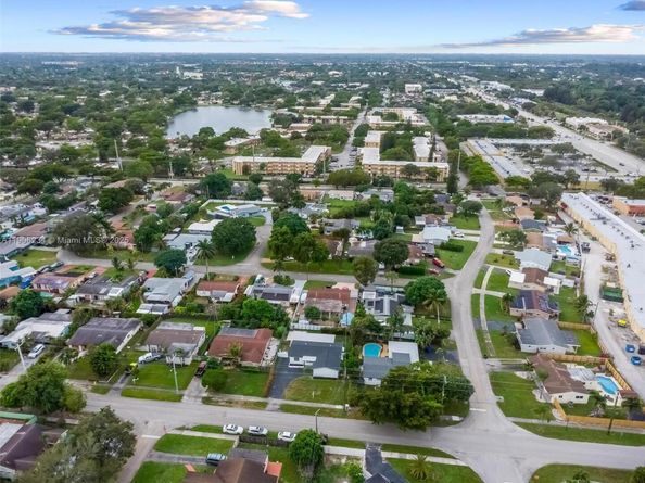 4020 N 67th Ave, Hollywood FL 33024