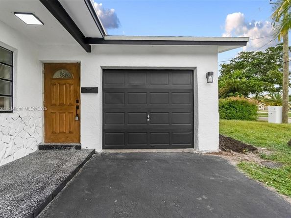 4020 N 67th Ave, Hollywood FL 33024