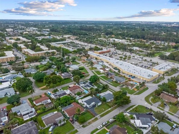 4020 N 67th Ave, Hollywood FL 33024