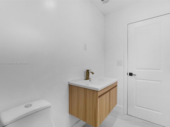 4020 N 67th Ave, Hollywood FL 33024