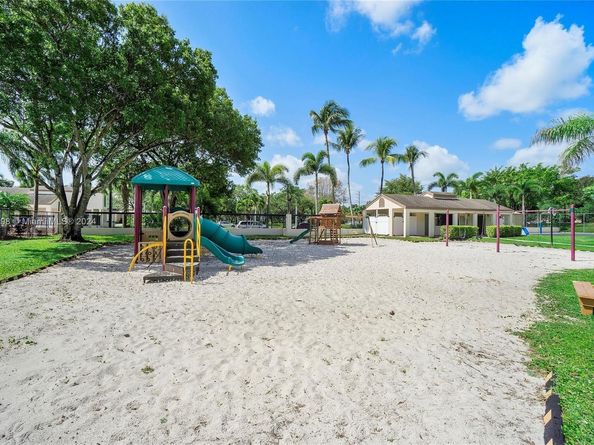 4300 NW 30th St 141, Coconut Creek FL 33066