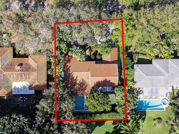 652 NE 105th St, Miami Shores FL 33138