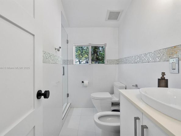 652 NE 105th St, Miami Shores FL 33138